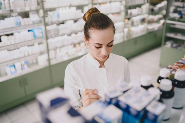 Comment identifier une pharmacie de garde le week-end fiable et de qualité ?