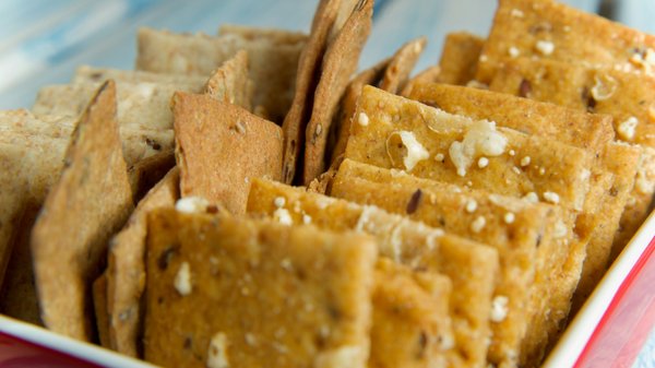 Crackers aux graines : la tendance snacking qui séduit les gourmands